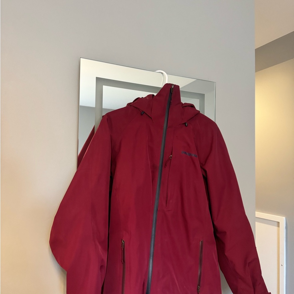 Patagonia Burgundy and Navy Jacket winter / rain reversible jacket